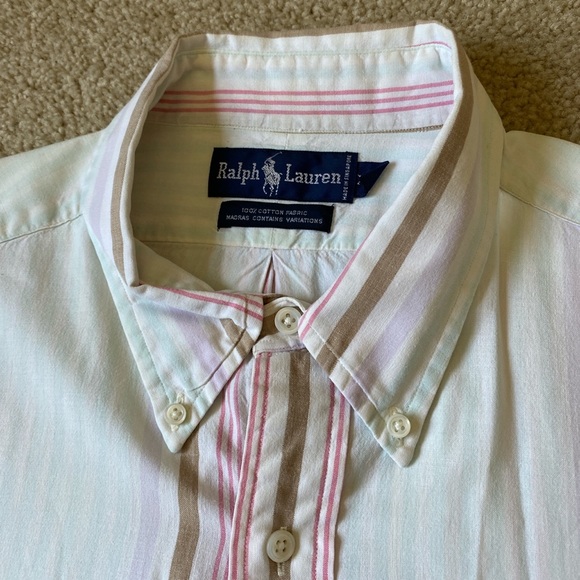 Button down - Picture 1 of 4